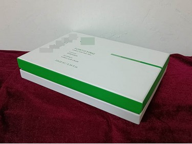 TD005 lid and base box rigid box with inner border spot UV emboss EVA tray with velvet hair care box