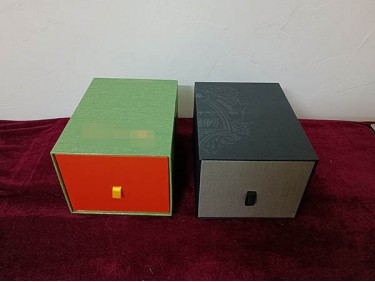 CT002 drawer box special paper with ribbon hotstamp emboss spot UV with velvet EVA tray perfume box